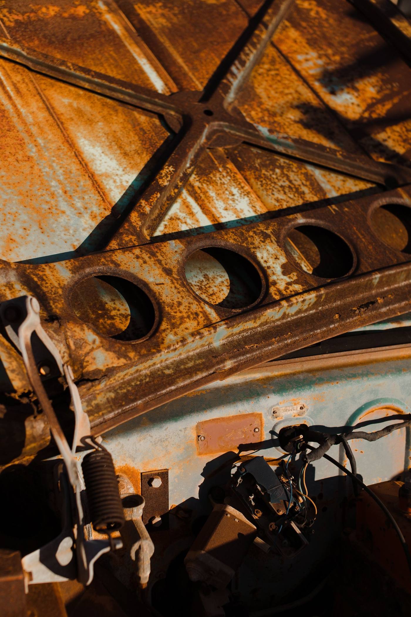 Exposed Underbody — underbody anti-rust treatment, before